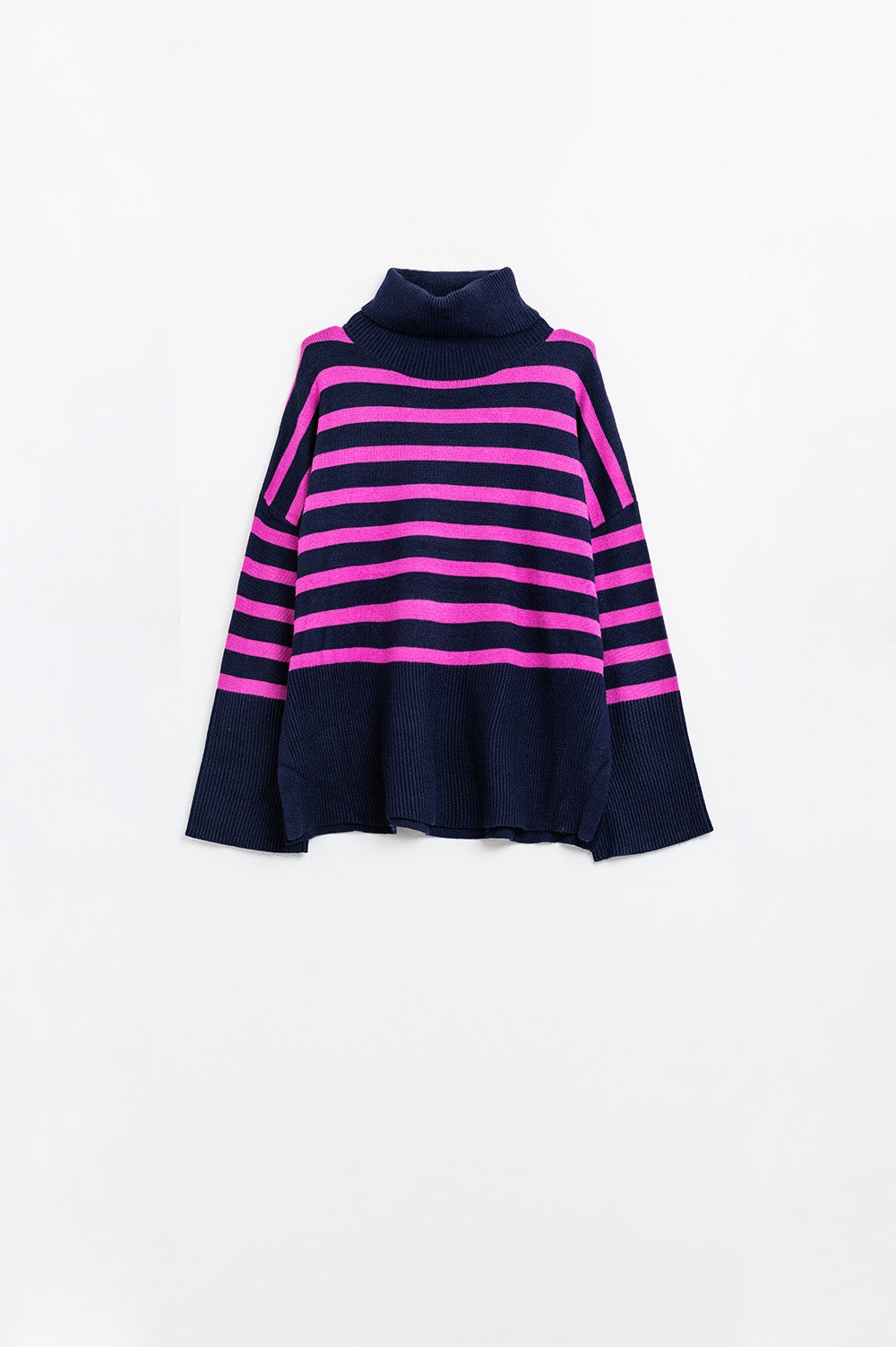 Pull oversize bleu marine à col roulé avec rayures fuchsia et fentes sur le côté