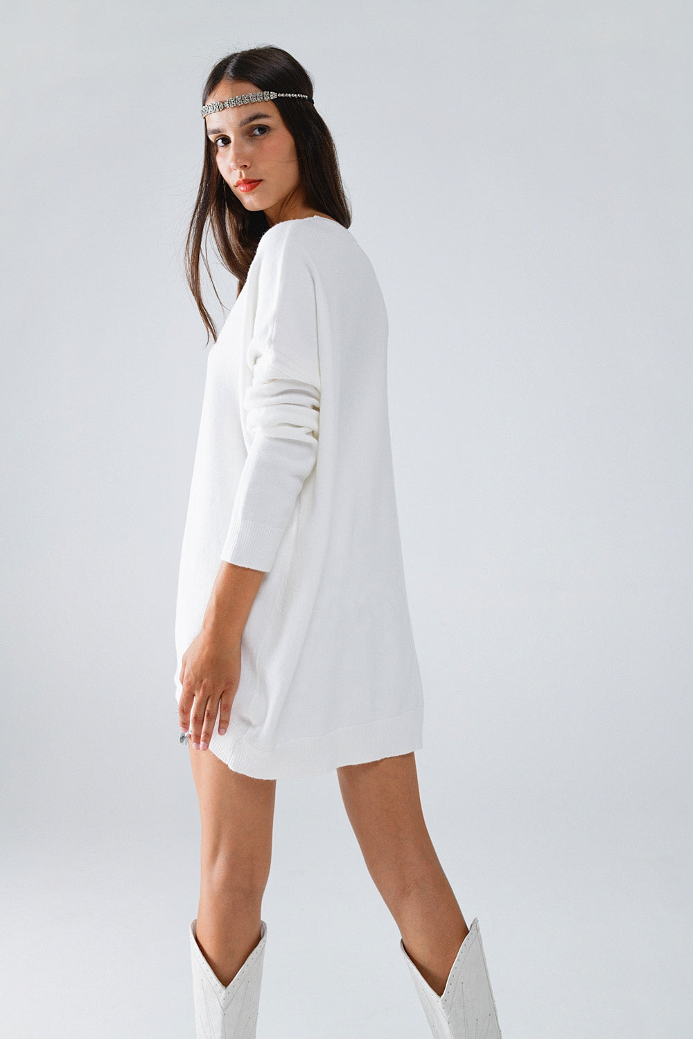 Oversized Crew Neck Long Sleeve Sweater in White Q2 Sweaters BoutiqueLua