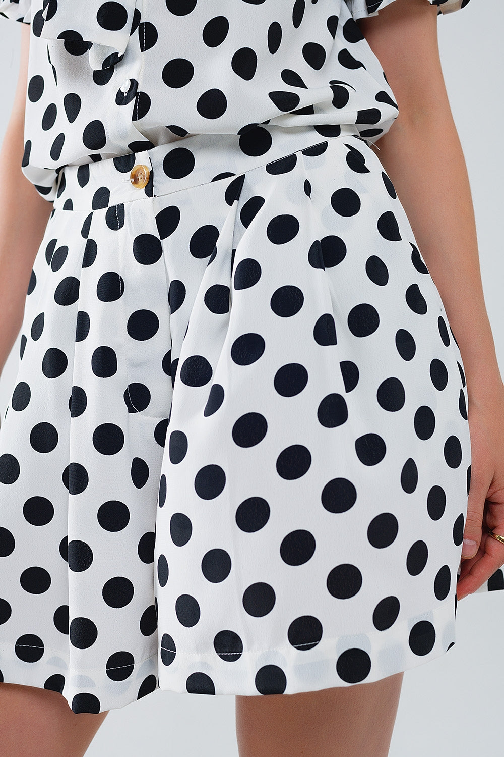 Polka dot Shorts with pockets - Trousers