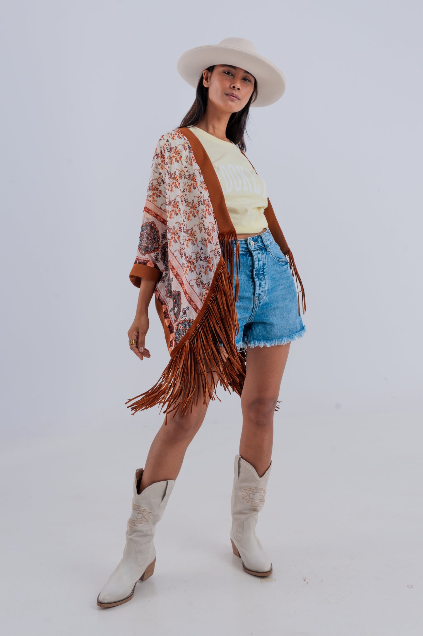 Printed kimono with fringe detail in brown - Kimonos