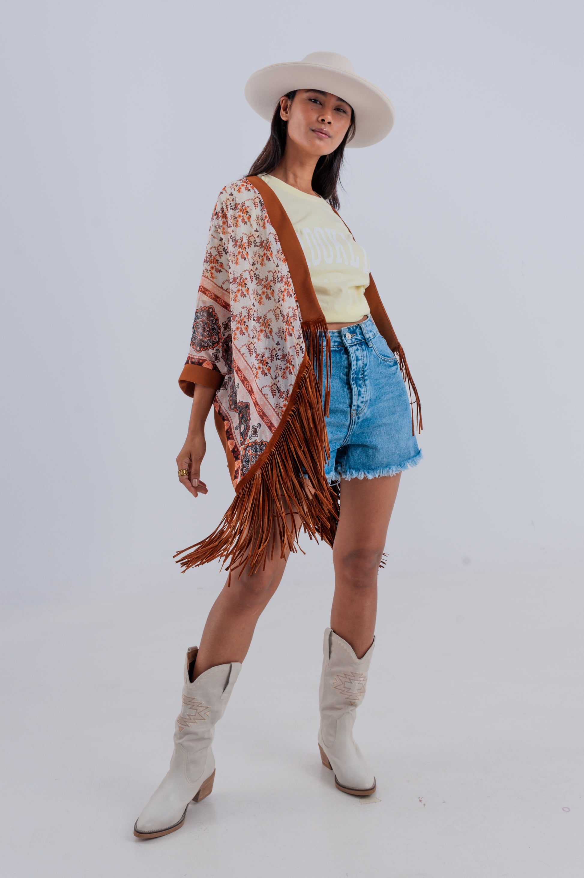 Printed kimono with fringe detail in brown - Kimonos