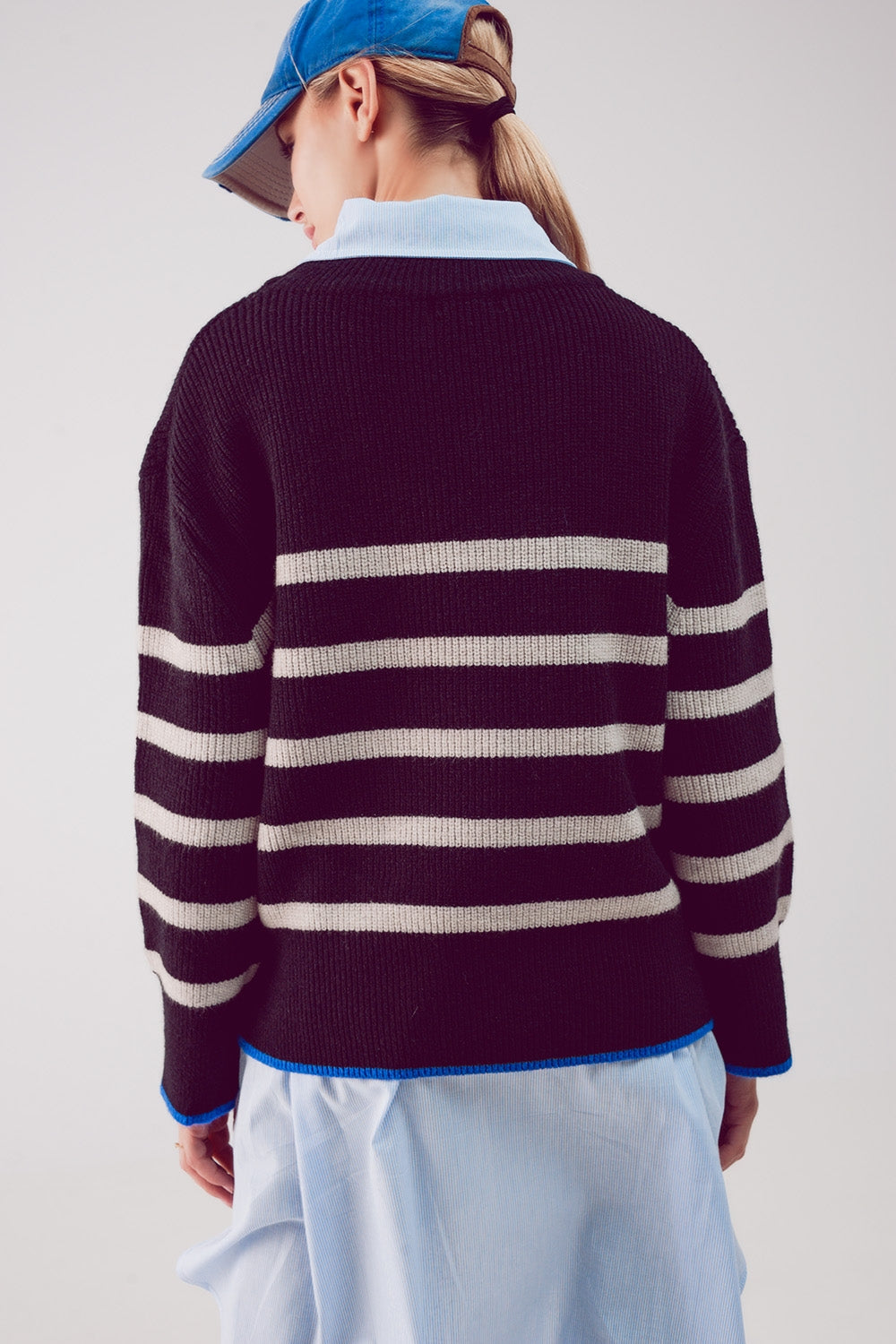 Relaxed jumper in stripe pattern in black Q2 Sweaters BoutiqueLua