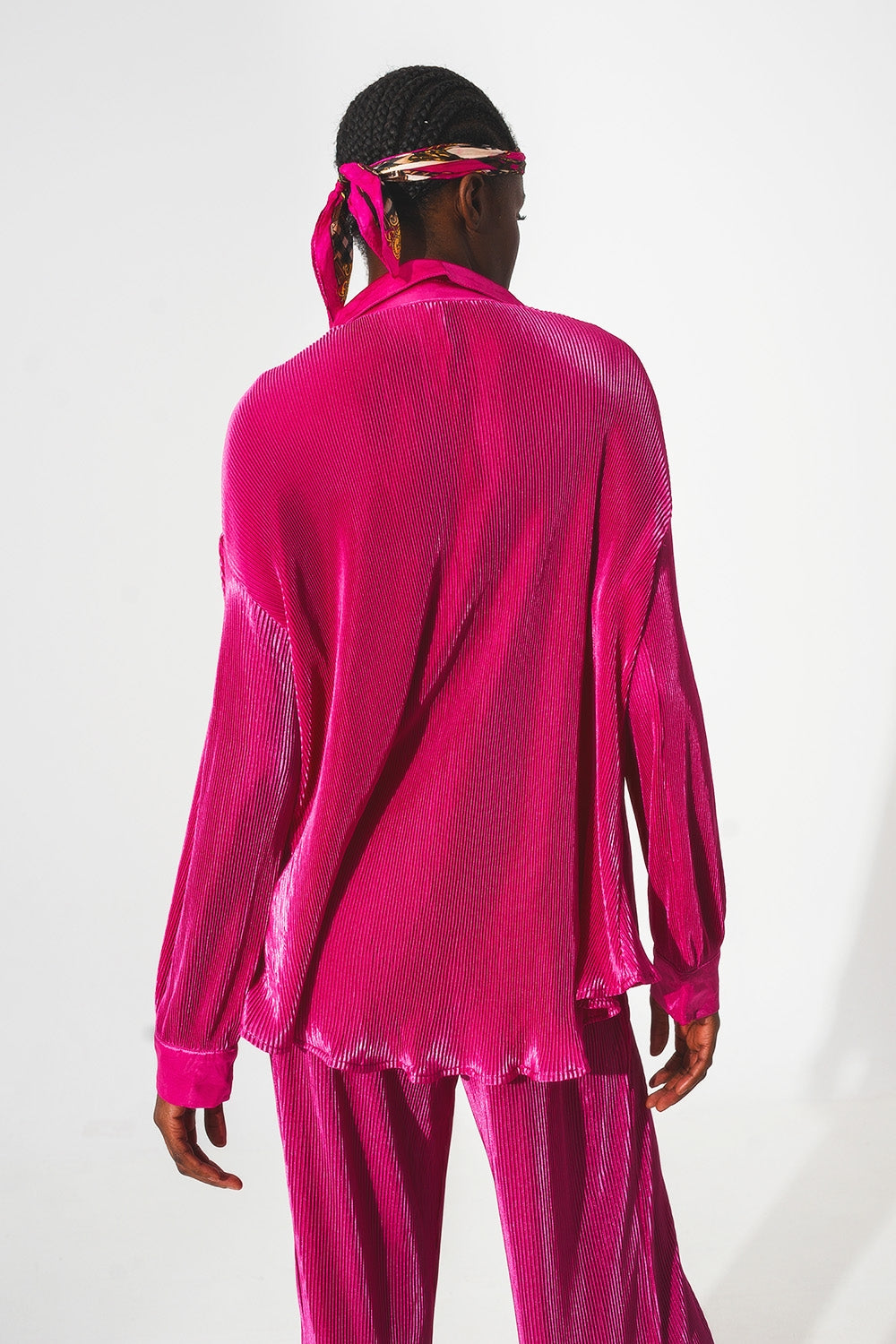 Relaxed pleated satin shirt in fuchsia - Shirts