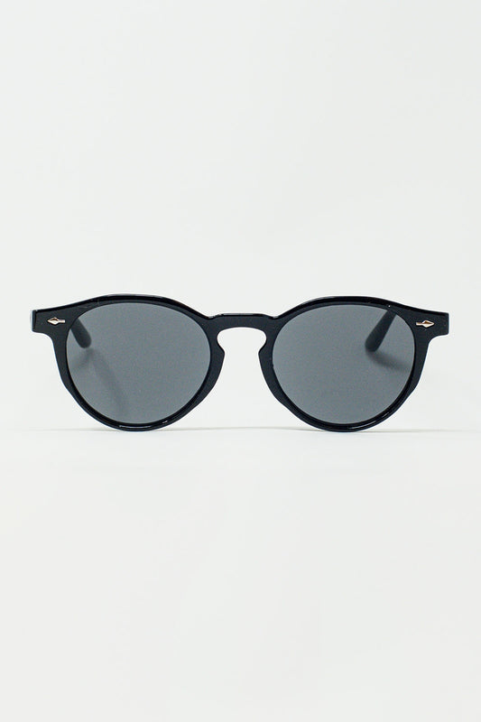 Retro Round Sunglasses With Smoke Black Lens in Black - Sunglasses