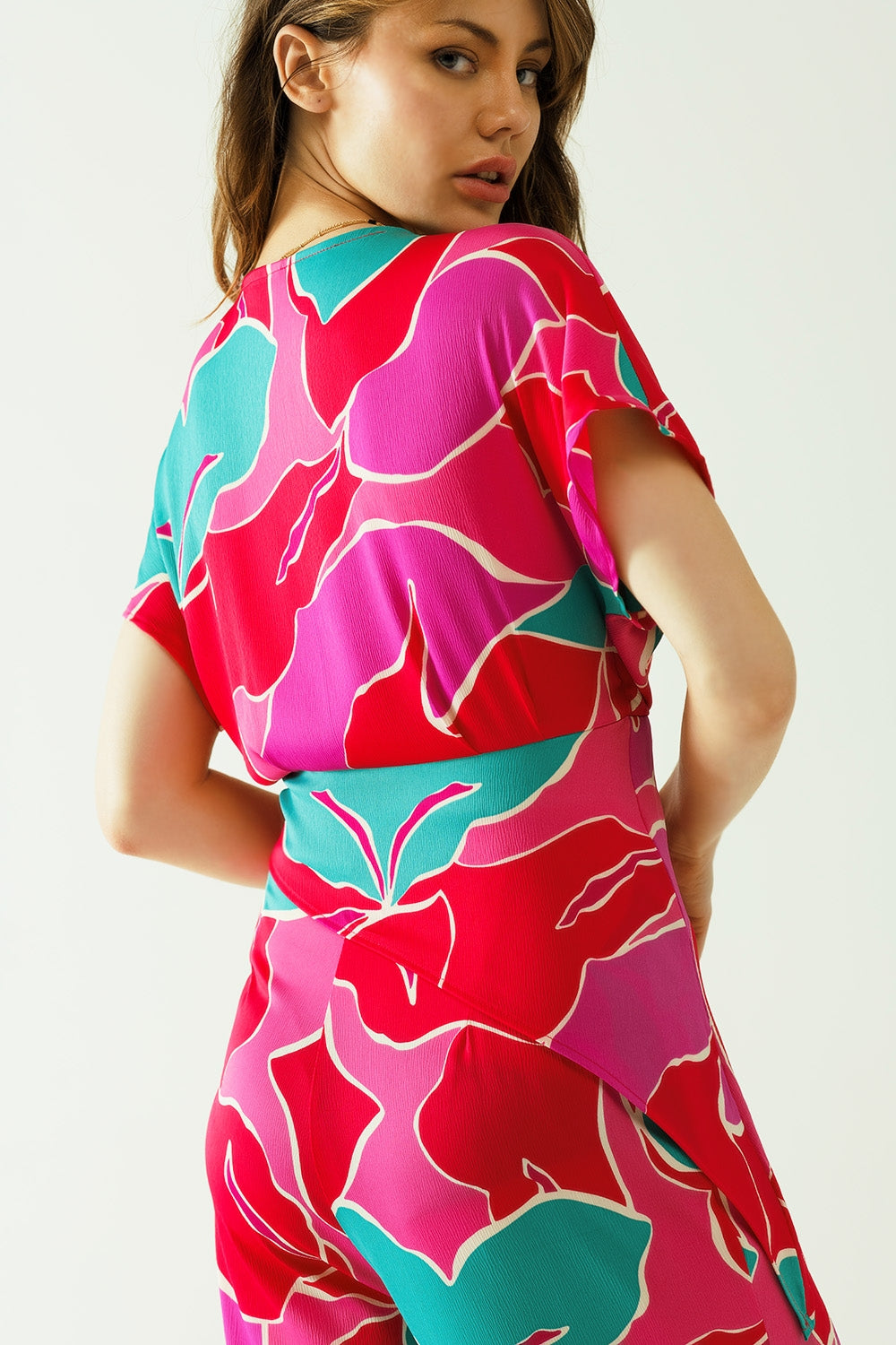 Satin Short sleeves top with floral design and a knot detail - Tops