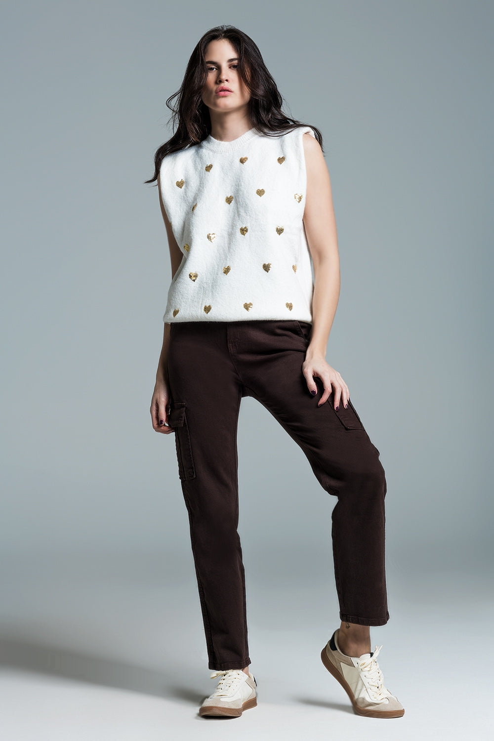 Sleeveless sweater in white with silver sequin hearts - Jumpers