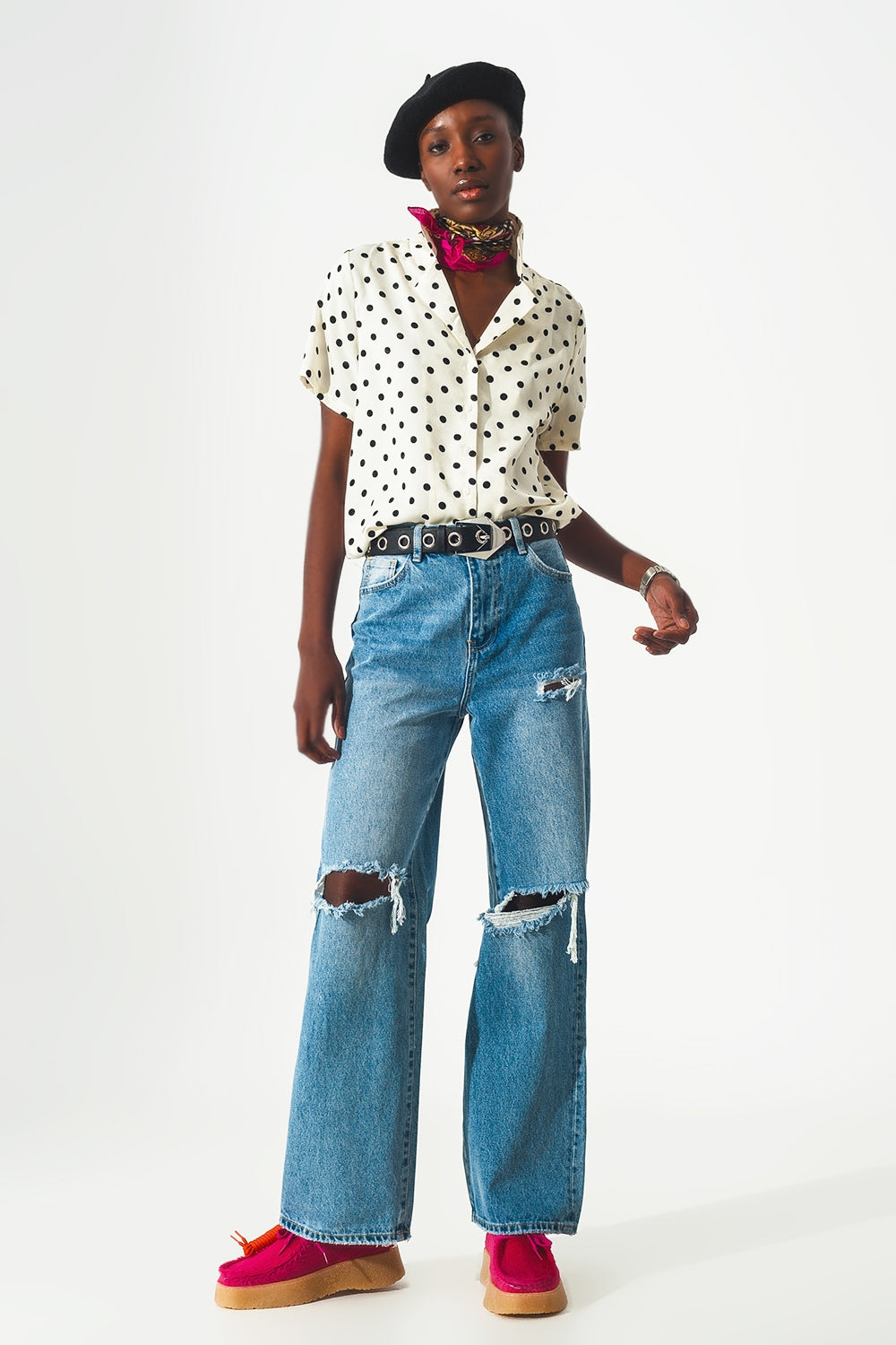 Straight jean in medium wash with rip and split hem - Jeans