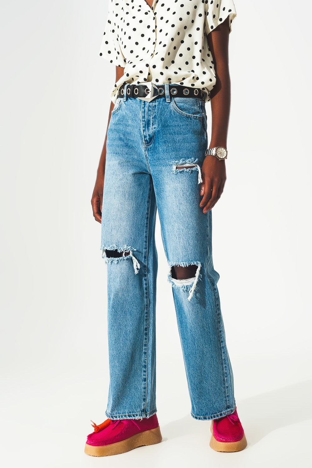 Straight jean in medium wash with rip and split hem - Jeans