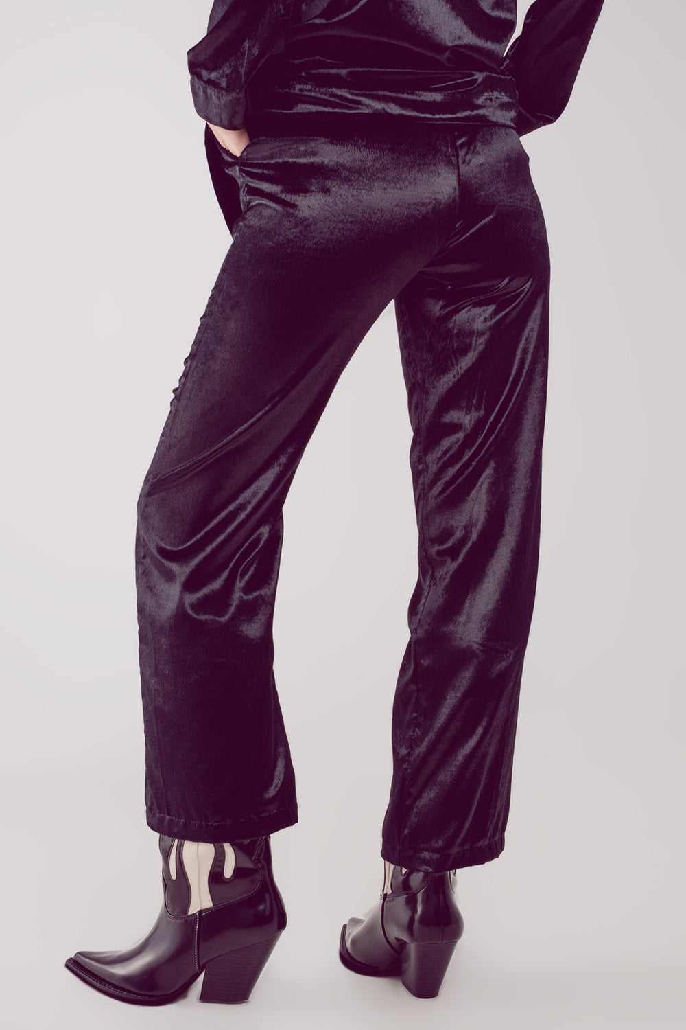 Straight leg velvet pants in black Q2 Pants BoutiqueLua