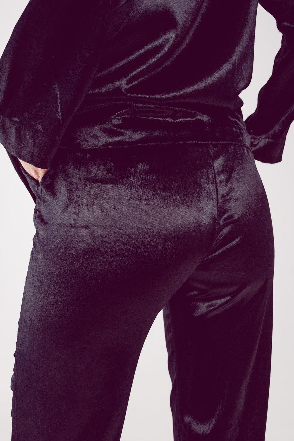 Straight leg velvet pants in black Q2 Pants BoutiqueLua