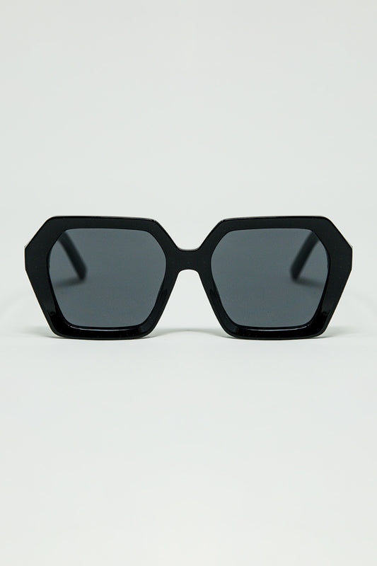 Sunglasses with geometric frames in black - Sunglasses