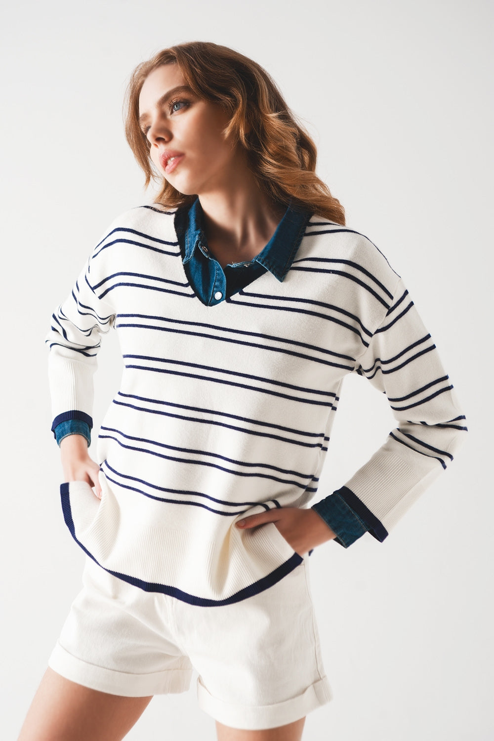 Sweater in white with navy stripe Q2 Sweaters BoutiqueLua
