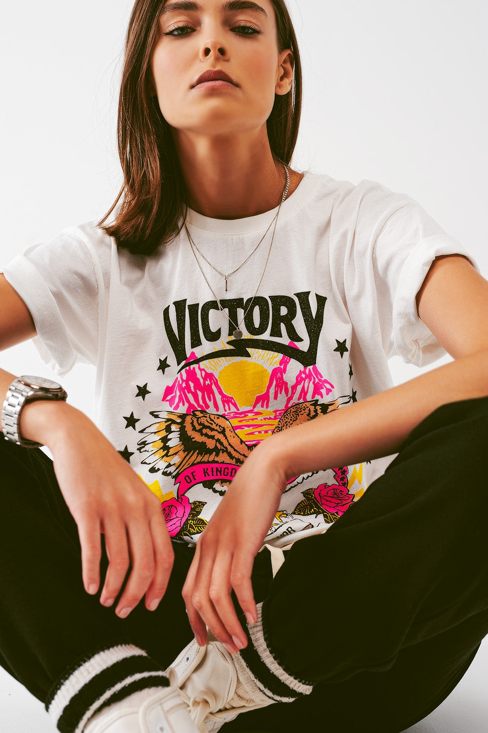 T-Shirt with Victory text in grayish White - T-Shirts