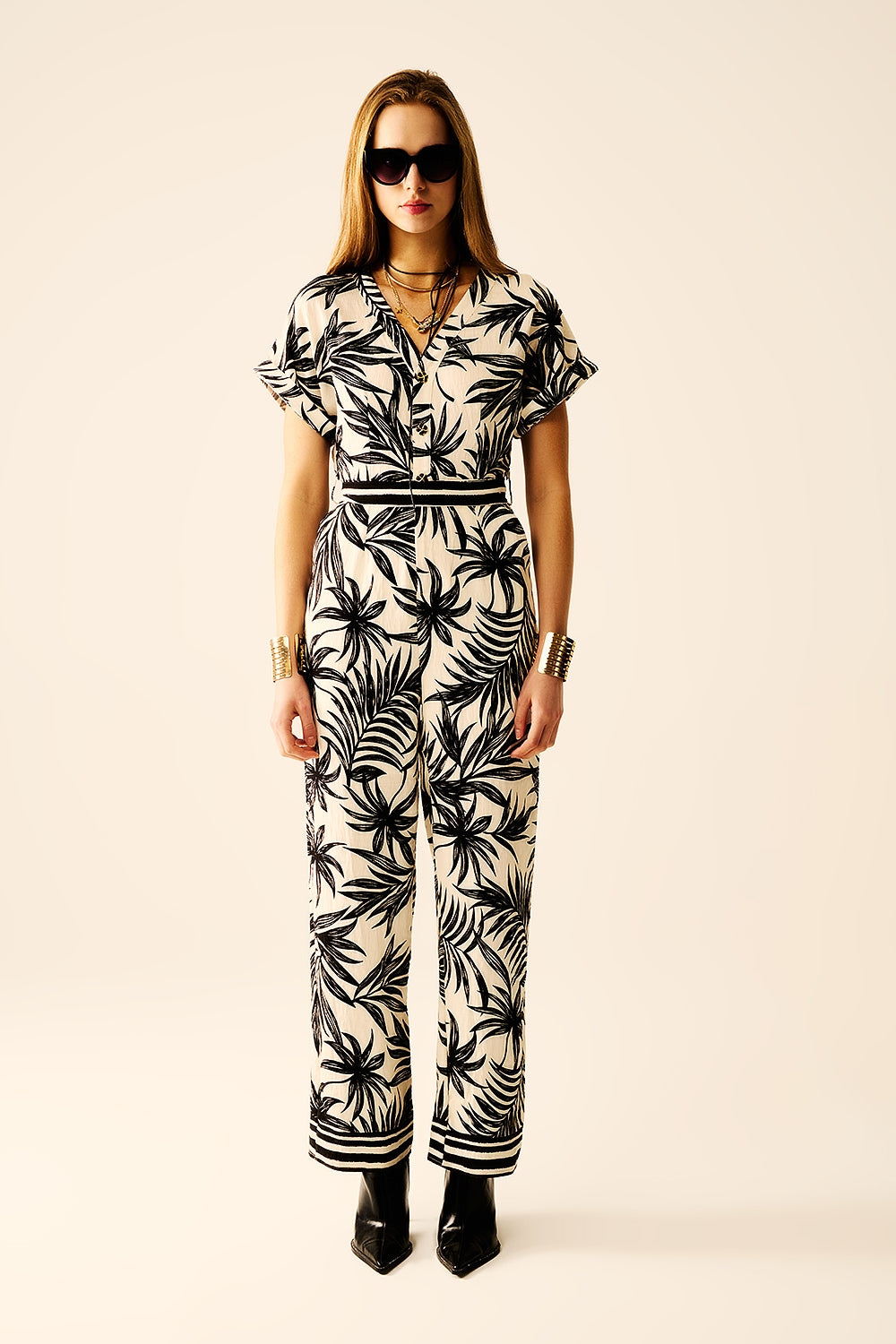Tropical Motif Short Sleeve Jumpsuit in black and white - Dresses
