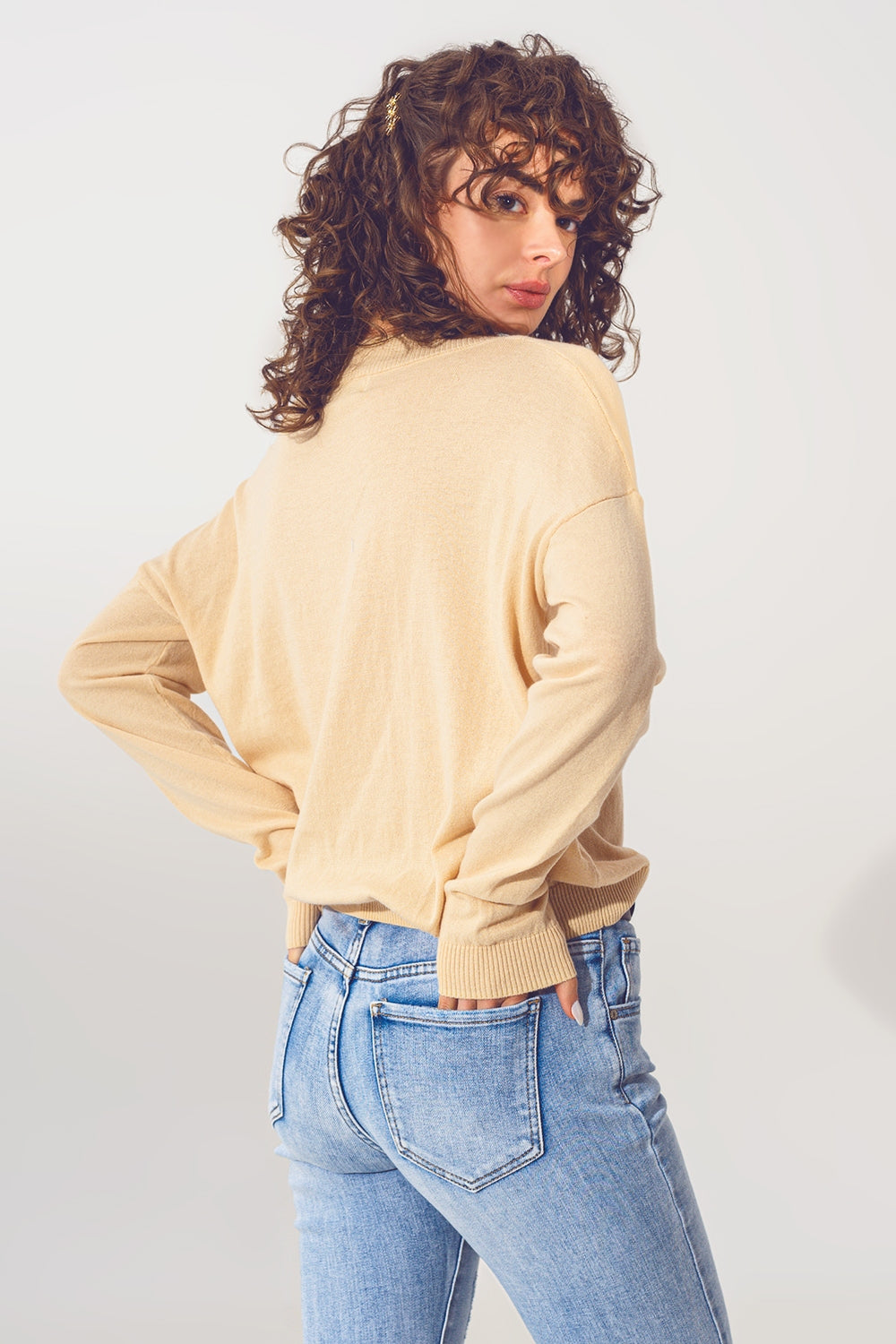 v neck fine knit sweater in beige Q2 Sweaters BoutiqueLua