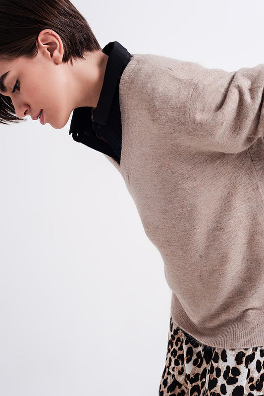 V neck jumper in brown - Jumpers