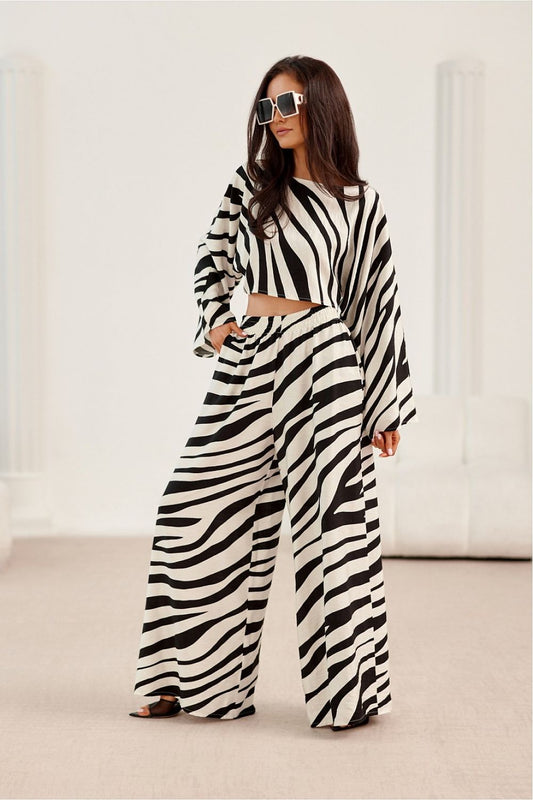 BoutiqueLua High Waisted Wide Leg Statement Trousers -