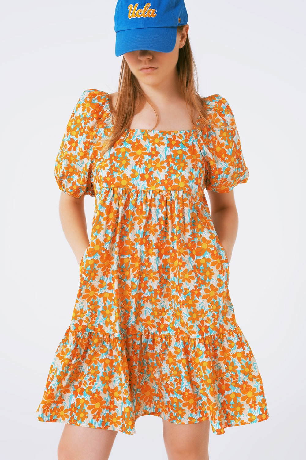 Vestido corto amplio estampado de flores y mangas abullonadas Q2 Dresses BoutiqueLua