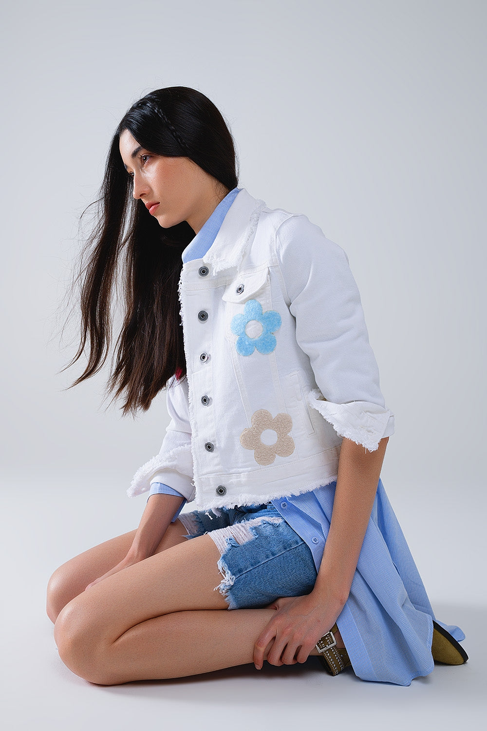 White Denim Jacket With Embroided Flowers - Jackets