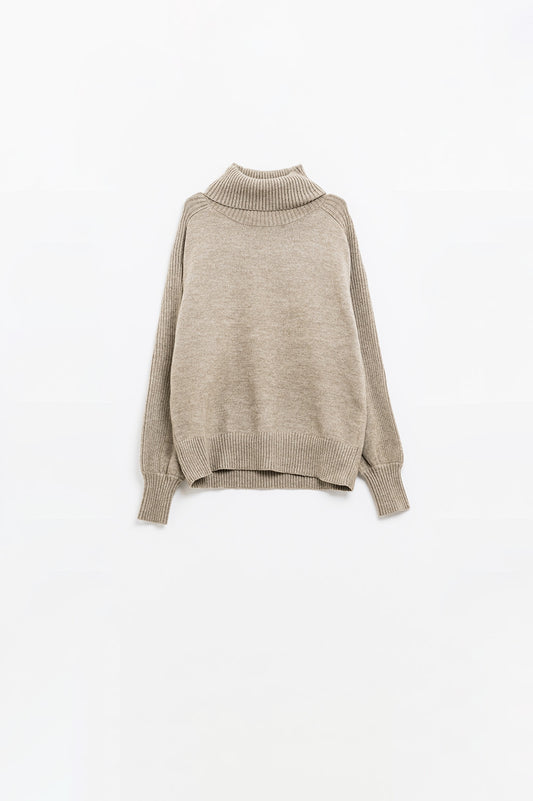 wide beige sweater with ribbed sleeves - Sweaters