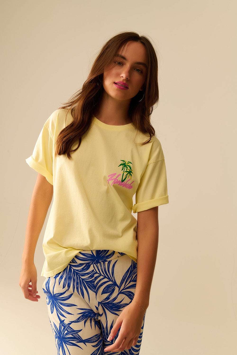 Yellow t-shirt made in Italy with Honolulu graphic - T-Shirts