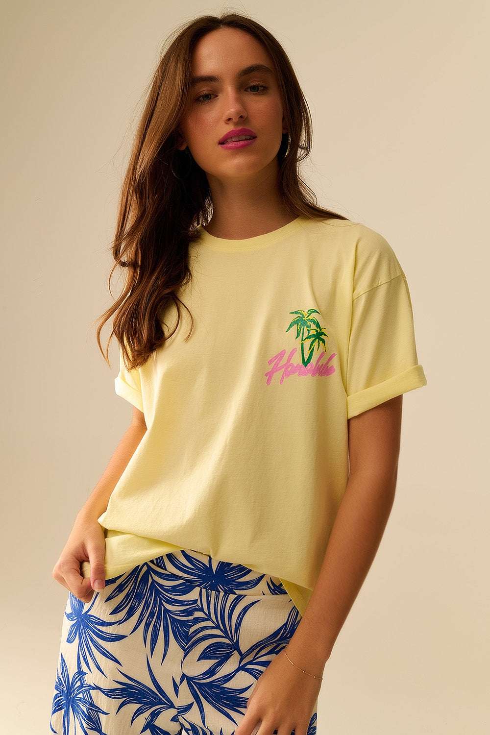Yellow t-shirt made in Italy with Honolulu graphic - T-Shirts